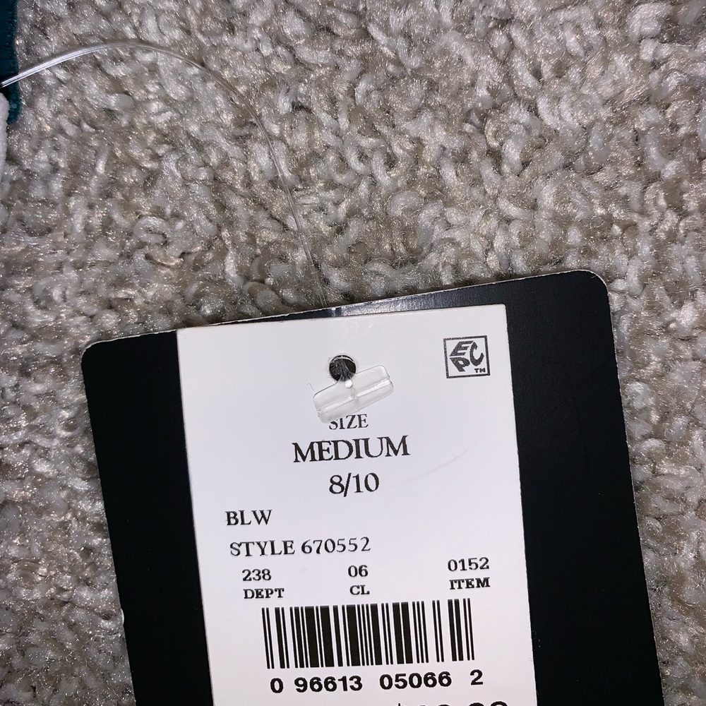 BRAND NWT Aqua Green Black & White Swim top sz M - Picture 8 of 15